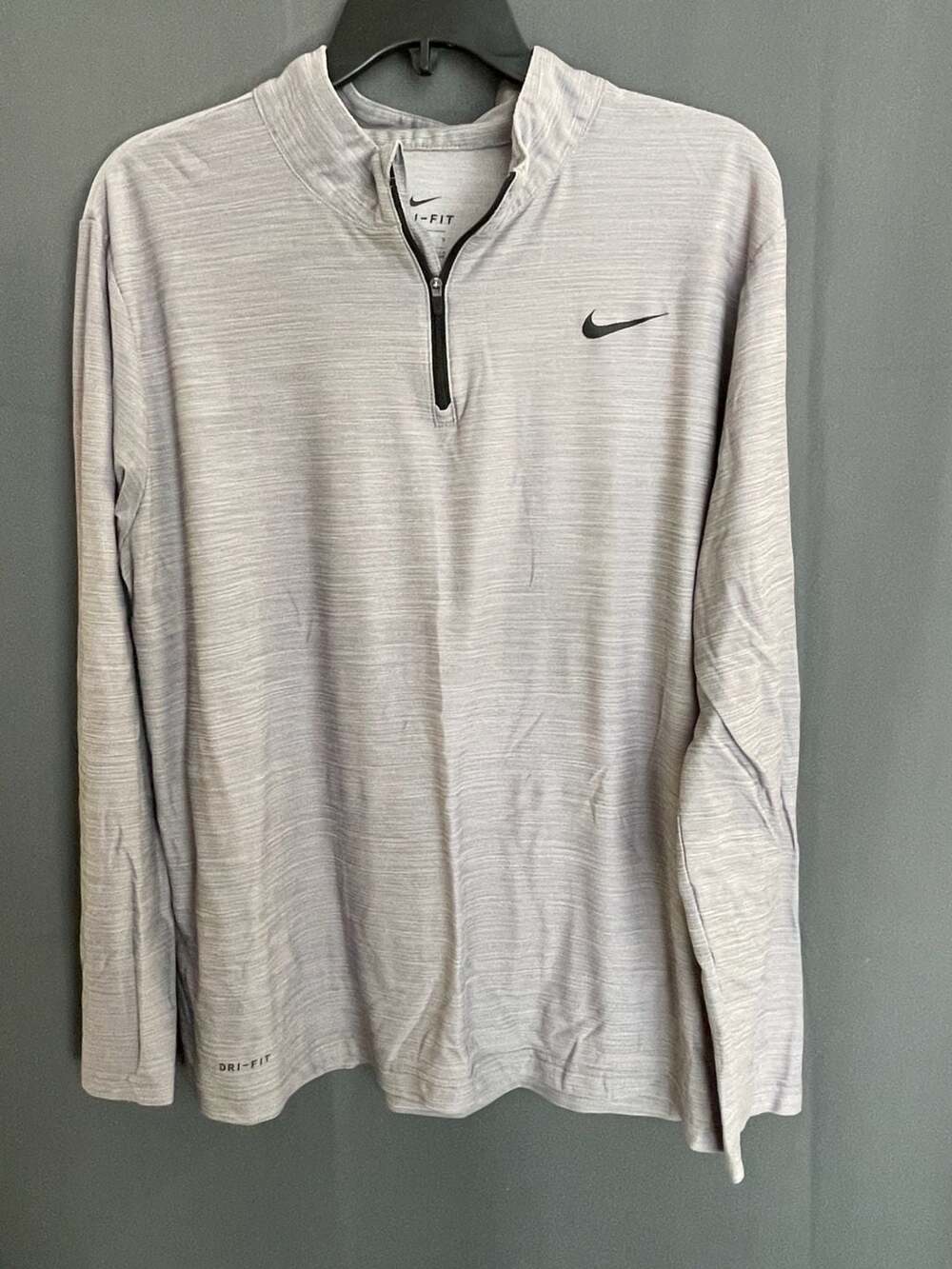 Nike Dri-FIT 1/4-Zip Pullover Size L Gray Athletic Long Sleeve Shirt